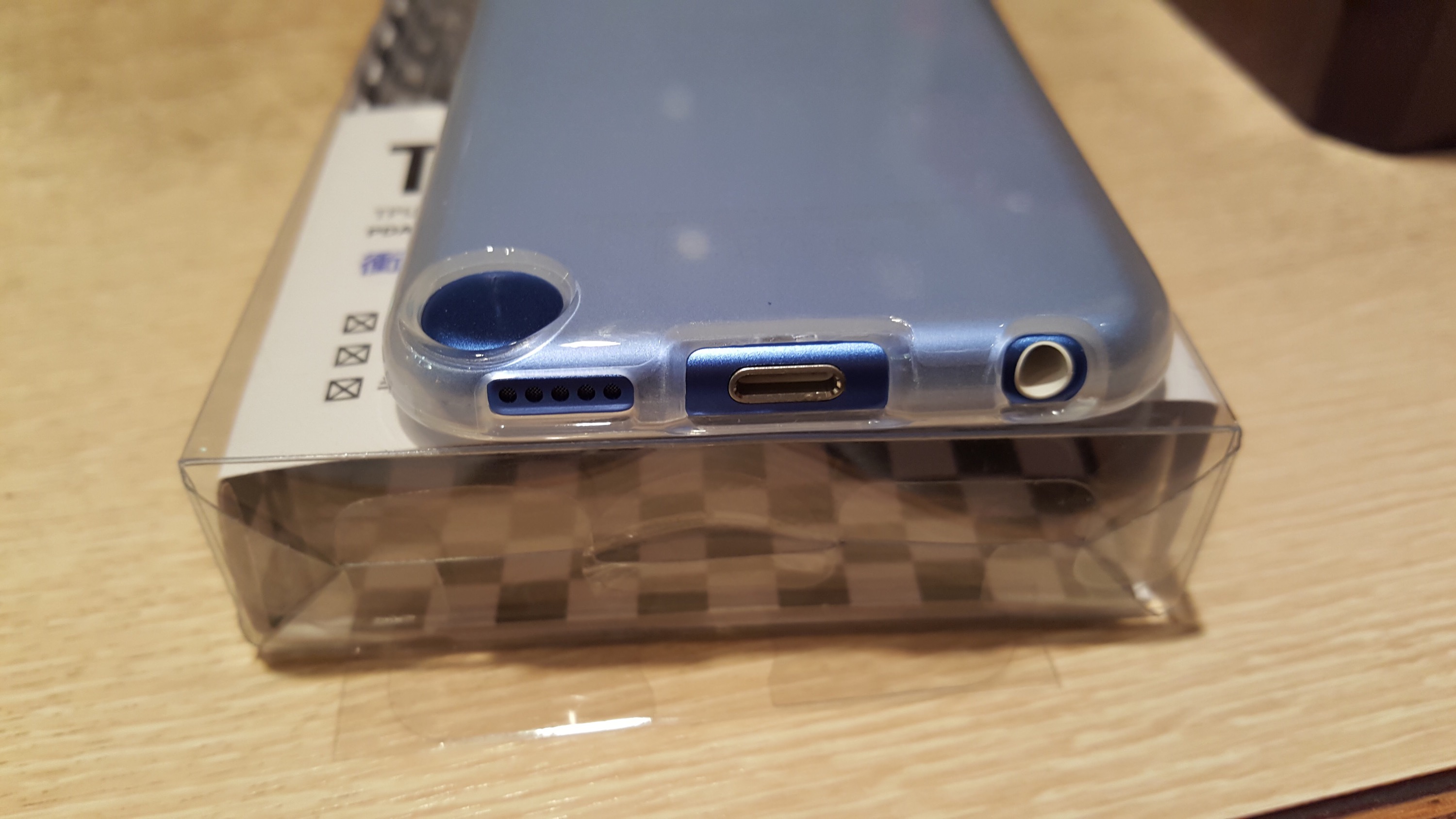 新しいiPod touch（6th generation）に、5世代目のiPod touch用ケースを装着可能