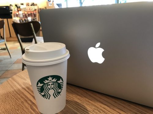 スターバックスとアップルのマークが揃うと超最高！！