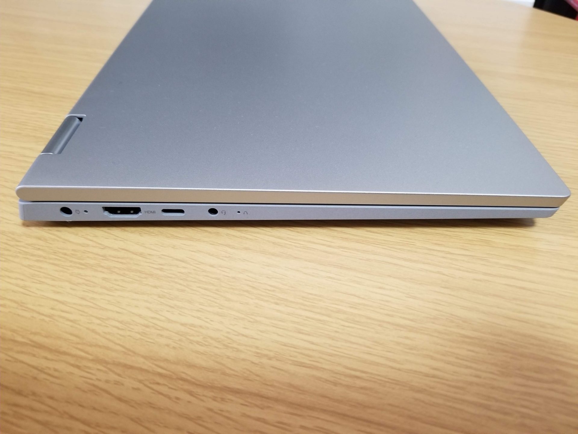 IdeaPad Flex 550(14)はUSB Type Cでも充電可能