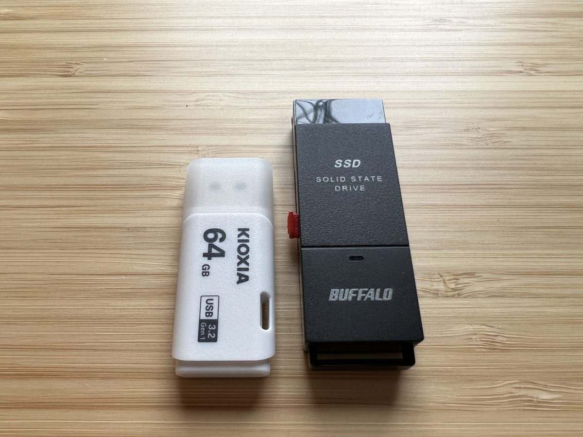 USBメモリーとサイズ比較